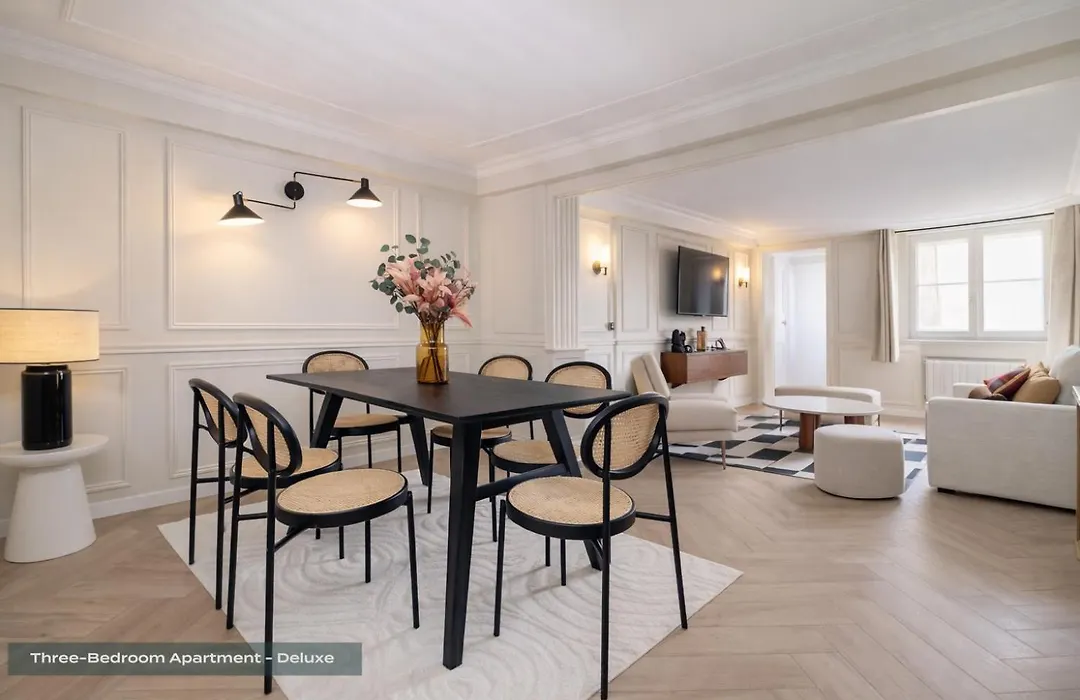 Poeticstay - Louvre - Aboukir-1
